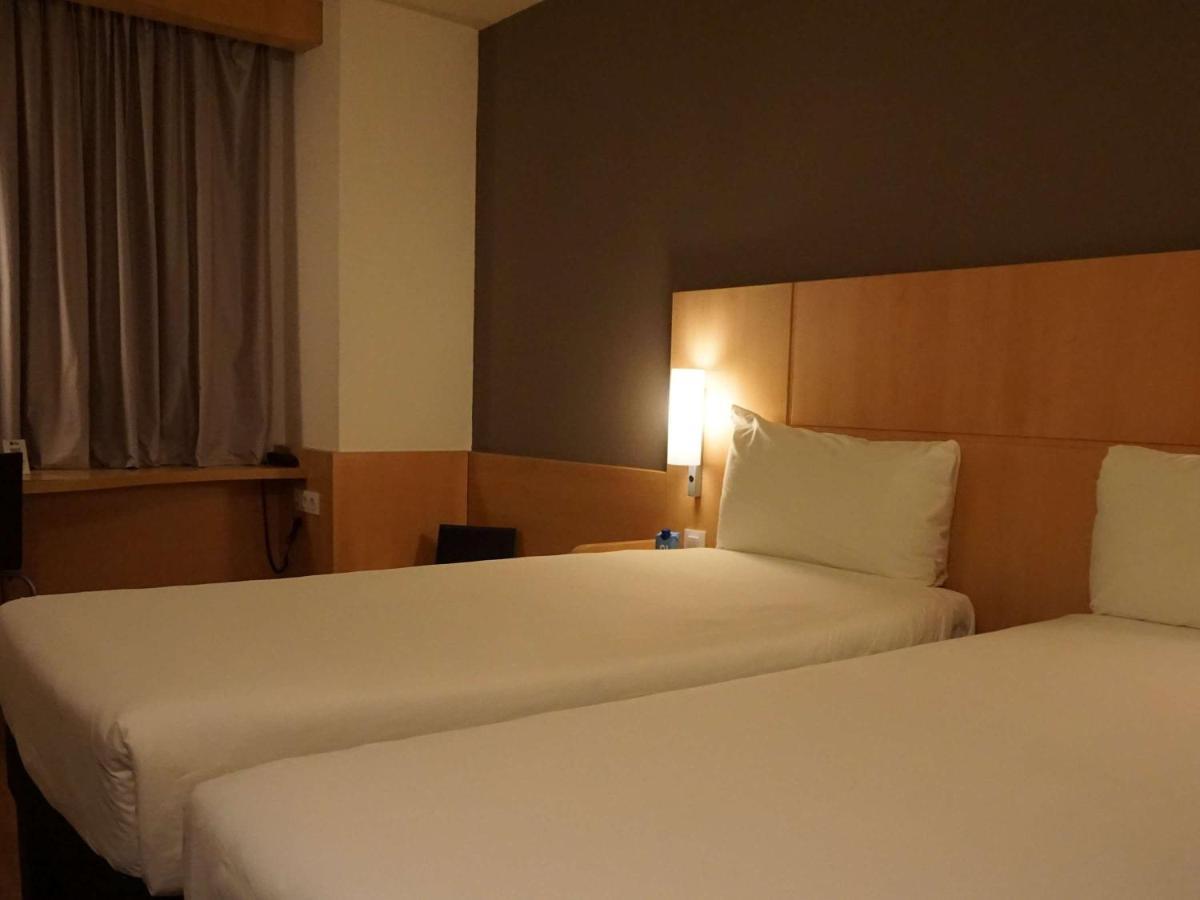 Готель Ibis Жерона Екстер'єр фото