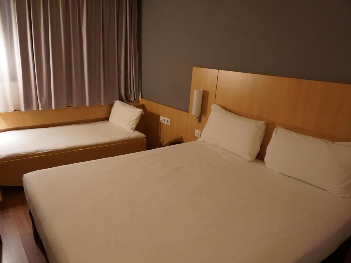 Готель Ibis Жерона Екстер'єр фото